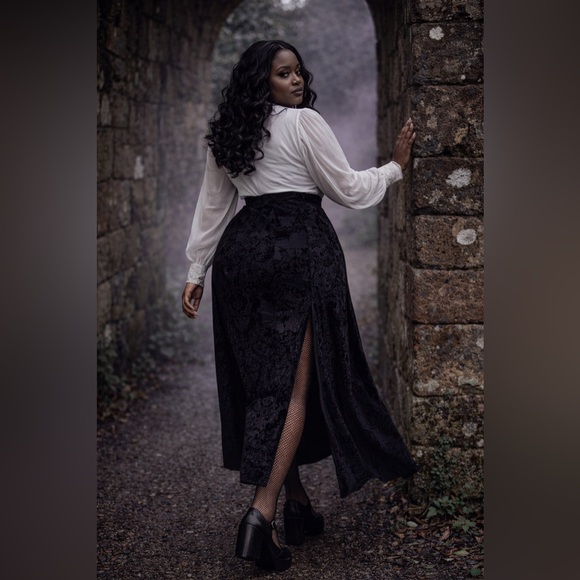 Torrid Nightfall Black Velvet Burnout Embossed Double Slit Maxi Skirt, Lg, NWT! - Picture 4 of 16